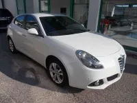 Usata Alfa Romeo Giulietta Distinctive 120 CV (88 kW) 2014 Bianco Utilitaria