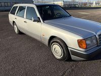 Usata Mercedes E200 136 CV (100 kW) 1993 Argento Station wagon