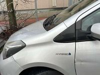 Usata Toyota Yaris Hybrid Active 73 CV (53 kW) 2017 Argento Berlina