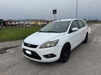 Usata Ford Focus 110 CV (80 kW) 2010 Bianco Station wagon