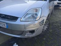 Usata Ford Fiesta 75 CV (55 kW) 2005 Berlina