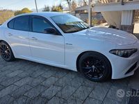 Begagnad Alfa Romeo Giulia 150 HK (110 kW) 2017 Vit Sedan
