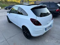 Usata Opel Corsa Enjoy 90 CV (66 kW) 2009 Bianco Utilitaria