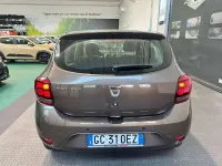 Usata Dacia Sandero Comfort 101 CV (74 kW) 2020 Marrone Berlina