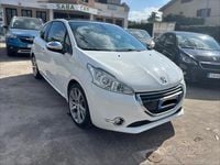 Usata Peugeot 208 Allure 92 CV (67 kW) 2015 Bianco Utilitaria