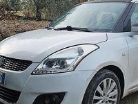 Begagnad Suzuki Swift 2010 Vit Halvkombi