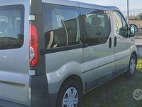 Usata Opel Vivaro 120 CV (88 kW) 2007 Grigio Monovolume