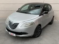 Usata Lancia Ypsilon 69 CV (50 kW) 2014 Argento Utilitaria