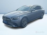 Usata Mercedes E450 Premium 367 CV (269 kW) 2023 Grigio metallizzato Station wagon