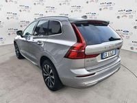 Gebraucht Volvo XC60 Plus 197 PS (144 kW) 2023 Silber SUV