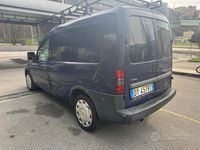 Usata Opel Combo 75 CV (55 kW) 2009 Monovolume