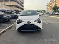Usata Toyota Aygo Connect Style 72 CV (52 kW) 2021 Bianco Utilitaria