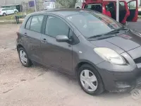 Usata Toyota Yaris Sol 100 CV (73 kW) 2009 Grigio Utilitaria