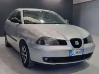 Usata Seat Ibiza Stella 64 CV (47 kW) 2003 Argento Utilitaria