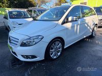 Usata Mercedes B180 Premium 108 CV (79 kW) 2013 Bianco Monovolume