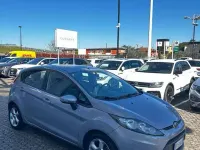 Usata Ford Fiesta Titanium 95 CV (69 kW) 2012 Argento Berlina