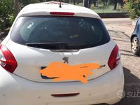 Usata Peugeot 208 92 CV (67 kW) 2013 Bianco Utilitaria