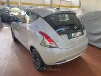 Usata Lancia Ypsilon Gold 69 CV (50 kW) 2021 Blu/azzurro Utilitaria