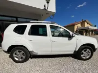 Usata Dacia Duster Lauréate 90 CV (66 kW) 2013 Bianco SUV