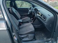 Usata VW T-Roc R-line 150 CV (110 kW) 2023 Grigio SUV