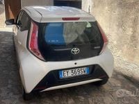 Usata Toyota Aygo 69 CV (50 kW) 2015 Bianco Utilitaria