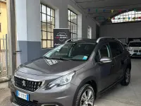 Usata Peugeot 2008 GT-line 99 CV (72 kW) 2017 Grigio SUV
