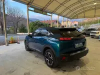 Usata Peugeot 2008 Allure 101 CV (74 kW) 2025 Verde SUV