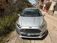 Usata Ford Fiesta 95 CV (69 kW) 2013 Grigio Utilitaria