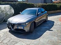 Usata Alfa Romeo Giulia 150 CV (110 kW) 2018 Grigio Berlina