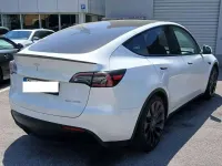 Usata Tesla Model Y 155 kW (211 CV) 2023 Pearl white SUV
