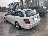 Usado Mercedes C200 Elegance 136 CV (100 kW) 2010 Blanco Berlina