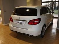 Begagnad Mercedes B200 Premium 136 HK (100 kW) 2017 Vit Minibuss