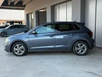 Usata VW Polo R-line 95 CV (69 kW) 2023 Grigio Utilitaria