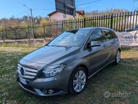Usata Mercedes B200 156 CV (114 kW) 2012 Grigio Monovolume