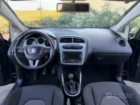 Begagnad Seat Altea Style 105 HK (77 kW) 2012 Svart Minibuss