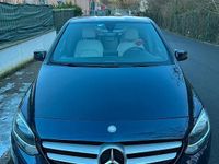 Usata Mercedes B200 136 CV (100 kW) 2017 Blu Utilitaria