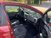 Usata Toyota Yaris Hybrid Active 73 CV (53 kW) 2017 Rosso Berlina