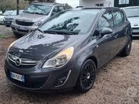 Usata Opel Corsa Edition 75 CV (55 kW) 2013 Grigio Berlina