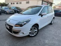 Usata Renault Scénic III Luxe 110 CV (80 kW) 2011 Bianco Monovolume