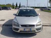 Usata Ford Focus 100 CV (73 kW) 2007 Grigio Station wagon