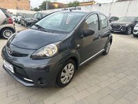 Usata Toyota Aygo Edition 68 CV (50 kW) 2014 Grigio Utilitaria
