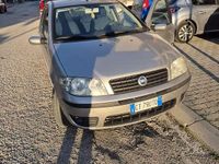 Usata Fiat Punto 86 CV (63 kW) 2005 Utilitaria