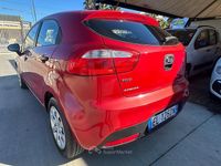 Usata Kia Rio 84 CV (61 kW) 2012 Rosso Berlina