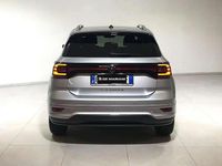 Usata VW T-Cross R-line 110 CV (80 kW) 2022 Reflex silver SUV