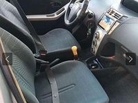 Usata Toyota Yaris 65 CV (47 kW) 2006 Utilitaria