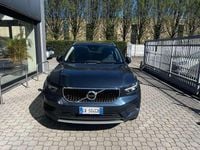 Usata Volvo XC40 Momentum 197 CV (144 kW) 2022 Blu/azzurro SUV