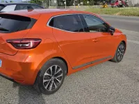 Usata Renault Clio V Techno 101 CV (74 kW) 2023 Arancione Berlina