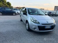 Usata Renault Clio II Dynamique 75 CV (55 kW) 2011 Grigio Berlina