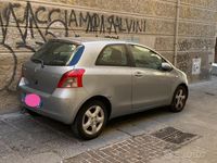 Usata Toyota Yaris 65 CV (47 kW) 2006 Grigio Utilitaria