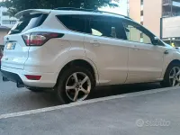 Usata Ford Kuga 120 CV (88 kW) 2018 Bianco SUV
